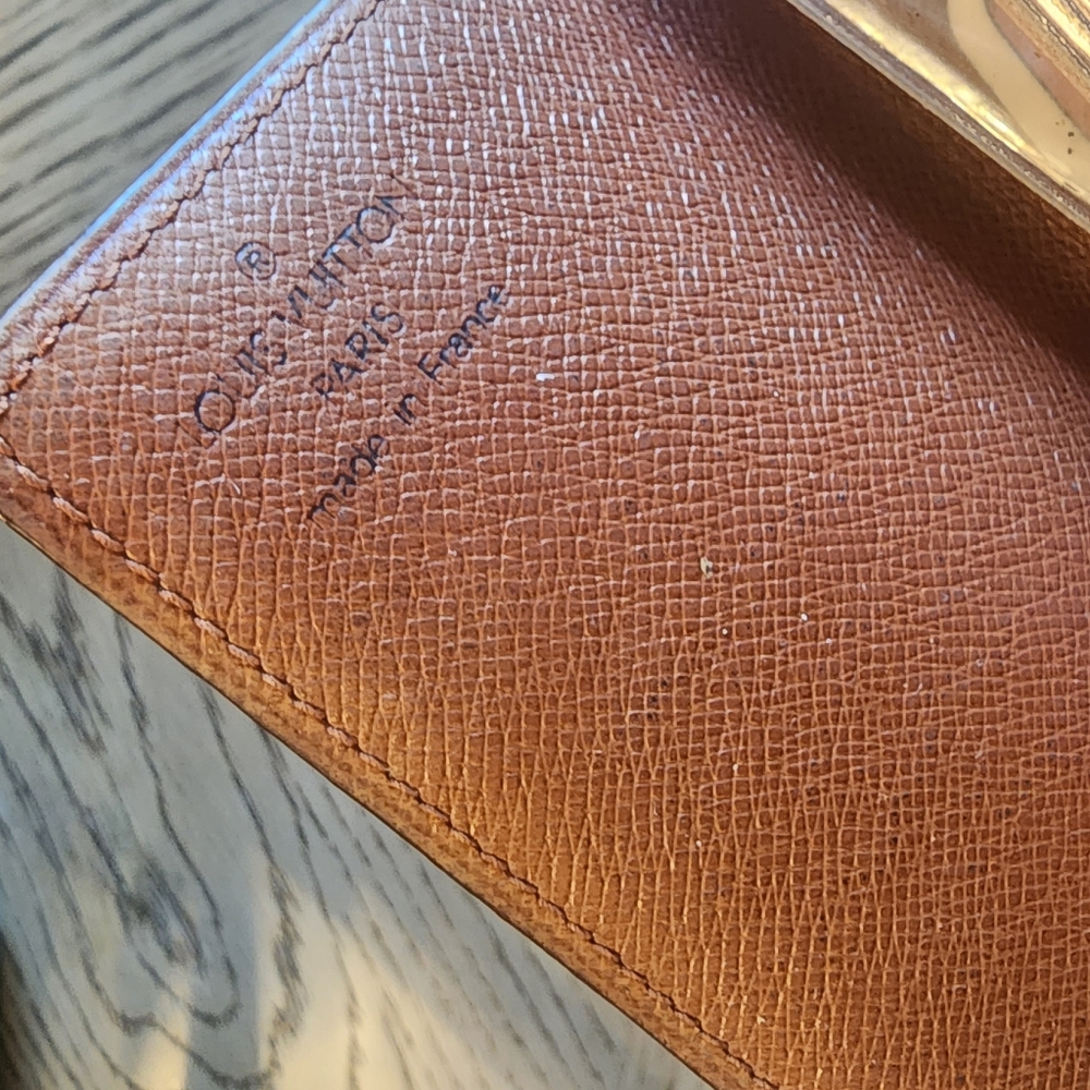 Louis Vuitton Brown and Gold Key & Card Holder - Picture 2 of 5
